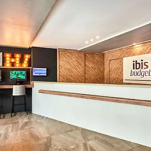 Отель Ibis Budget Pearl **