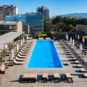 - By Ihg מלון