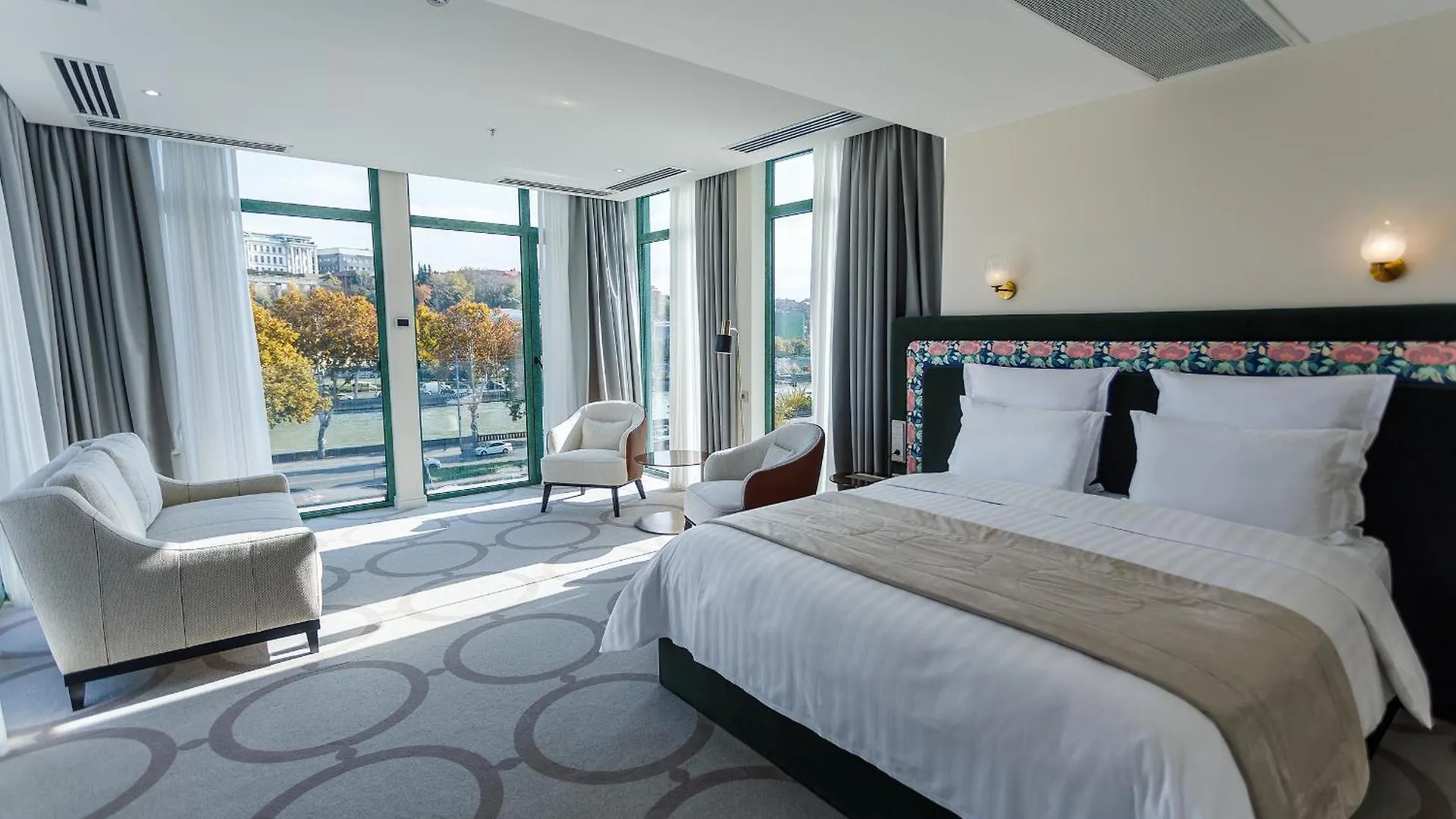 Ambassadori Tbilisi Hotel 5*,  Georgia