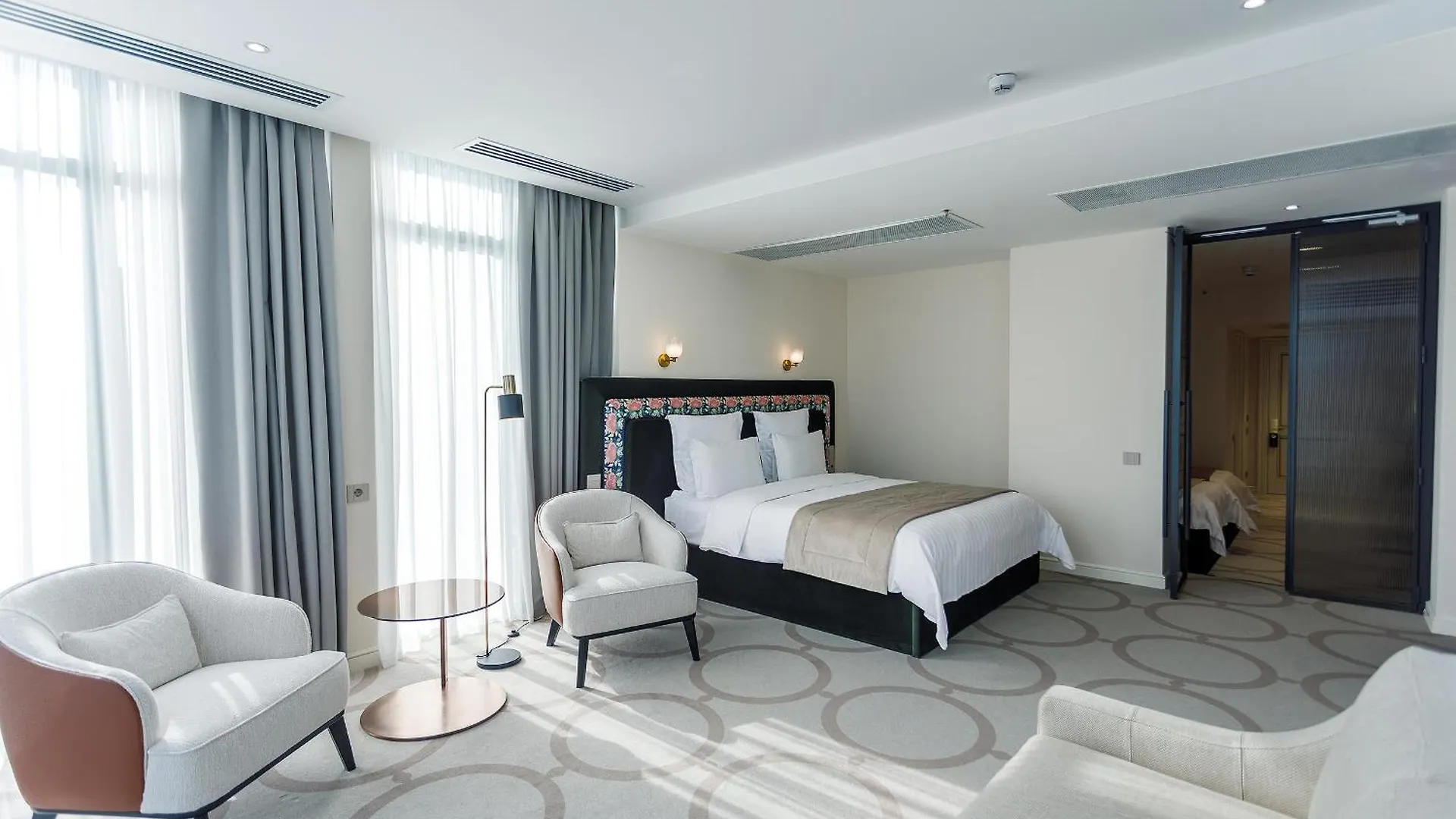 Ambassadori Tbilisi Hotel 5*,