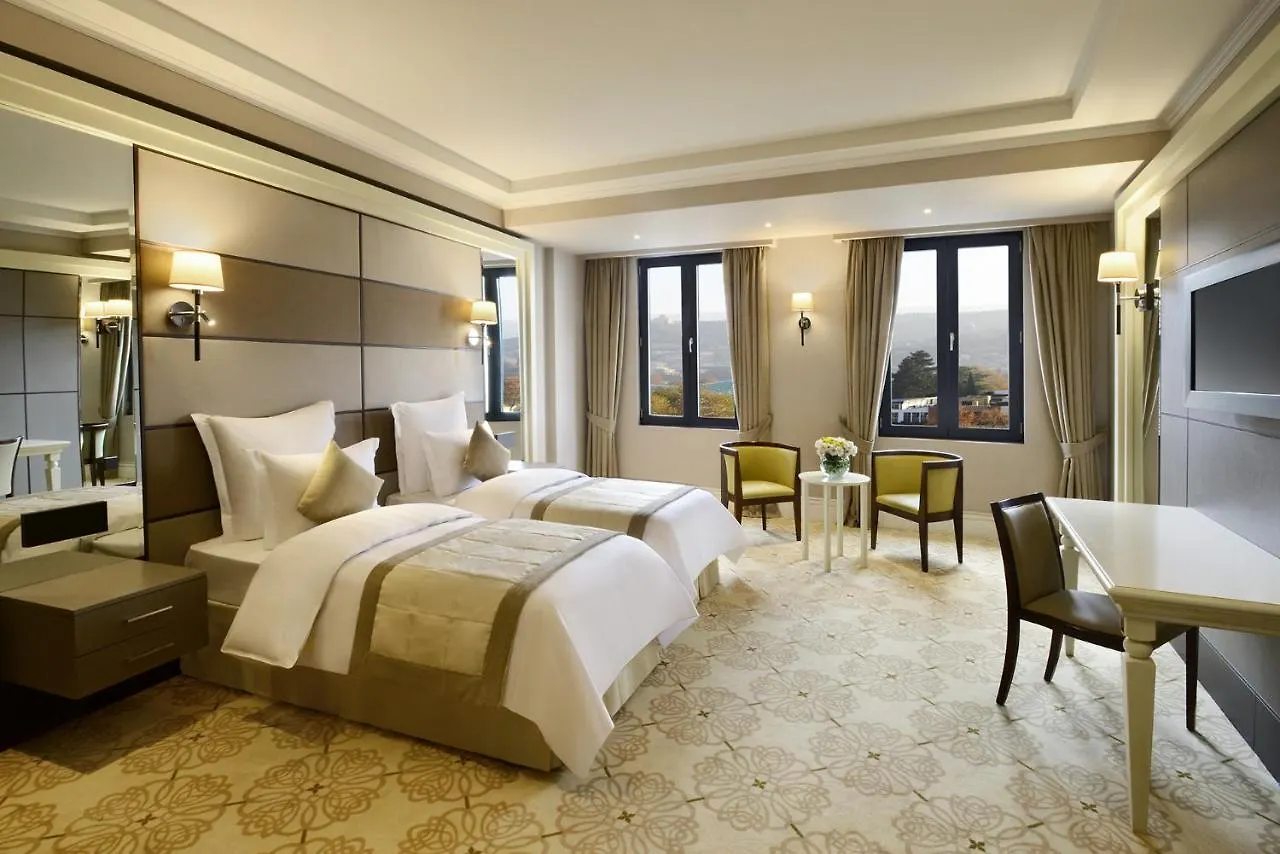 Ambassadori Tbilisi Hotel 5*,